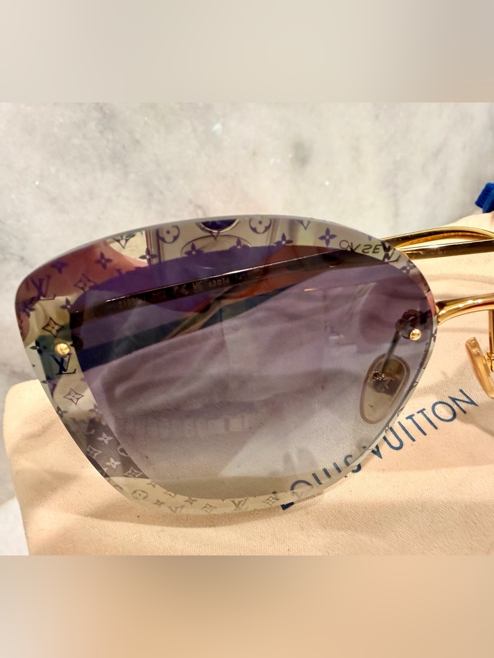 Authentic Louis Vuitton Gradient Rimless Sunglasses with Gold Accents - Picture 2 of 5